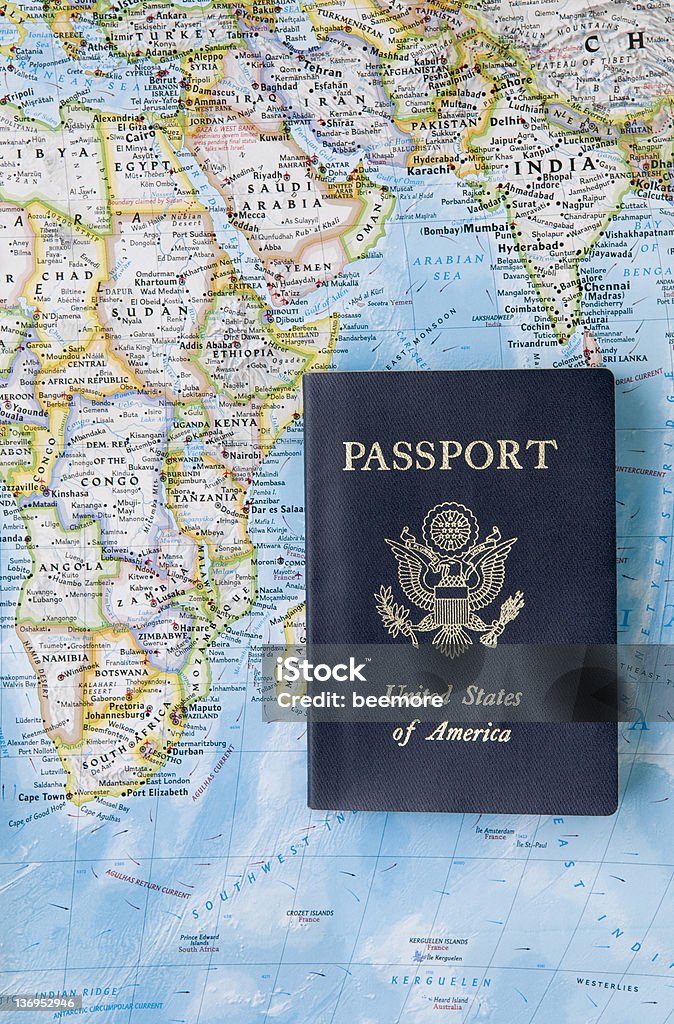 Noi passaporto con mappa - Foto stock royalty-free di Affari