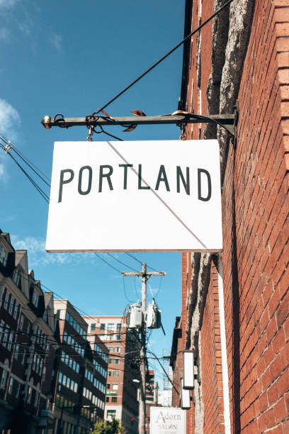 istock welcome in Portland 1369582730