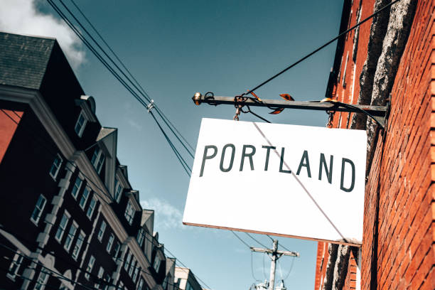 istock welcome in Portland 1369585288