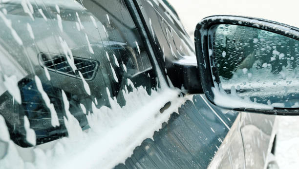 istock Washing the car 1369586976