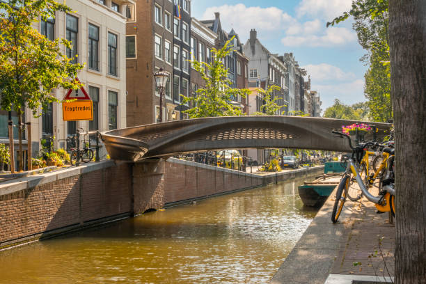 ponte de amsterdã impressa em 3d - amsterdam bridge canal city - fotografias e filmes do acervo