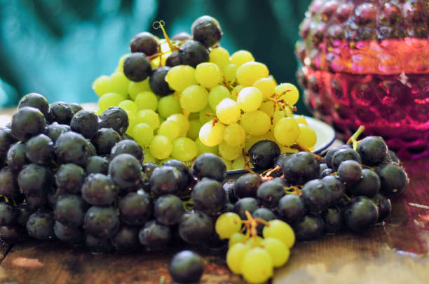 Red and White grape in an enamel bowl