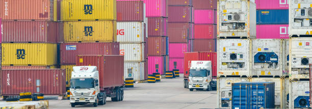 Packing and separating station Lat Krabang was built for convenience Provide services to exporters importers Bangkok, Thailand - Feb 9, 2022 : Packing and separating station Lat Krabang was built for convenience Provide services to exporters importers in all activities related to container products. exporters stock pictures, royalty-free photos & images