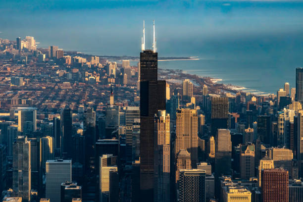 der innenstadt von chicago - sears tower stock-fotos und bilder