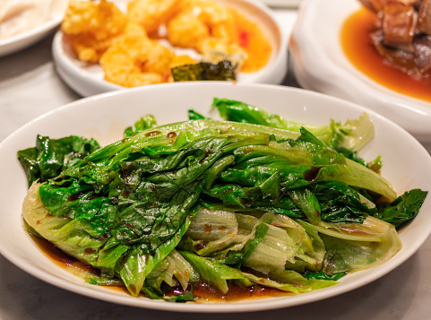 Chinese Food: Saute Romaine Lettuce with Oyster Sauce