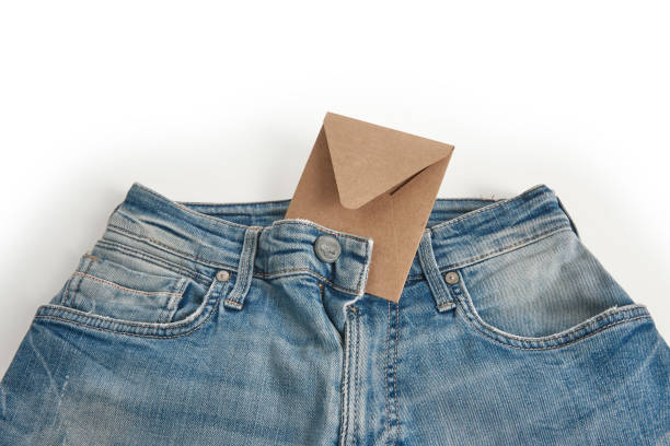 Back view of casual womanhttp://www.twodozendesign.info/i/1.png