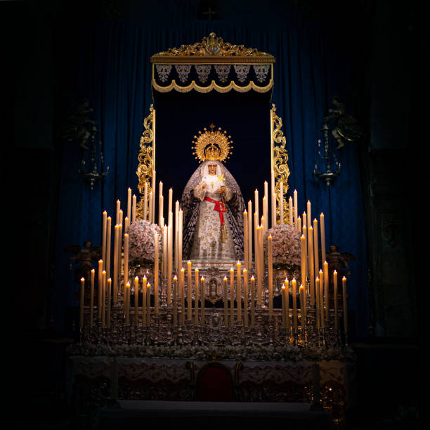 vierge à l’église san nicolas de bari à séville - spain seville sevilla andalusia photos et images de collection