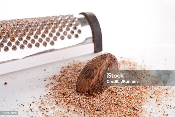 Foto de Nozmoscada E Ralador e mais fotos de stock de Comida - Comida, Comida e bebida, Condimento - Temperos