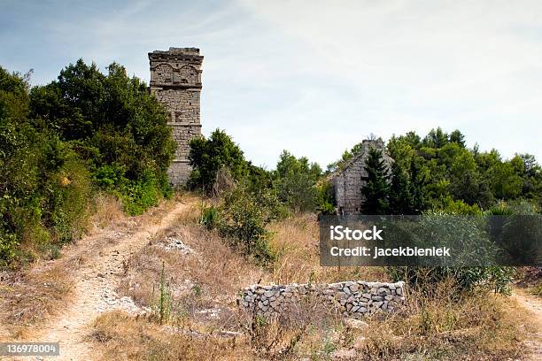 Stary Zamek W Chorwacji - zdjęcia stockowe i więcej obrazów Bez ludzi - Bez ludzi, Chorwacja, Fotografika