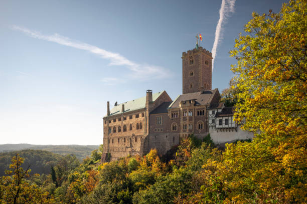 il castello di wartburg in autunno - thuringia foto e immagini stock