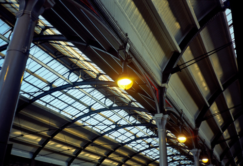 Newcastle-upon-Tyne: railway station, canopy.