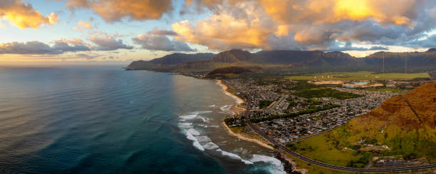 foto aerea panoramica di maili, hawaii - oahu foto e immagini stock