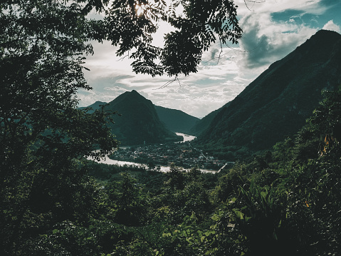 Nong Khiaw Fotos Baixe imagens gratuitas na Unsplash