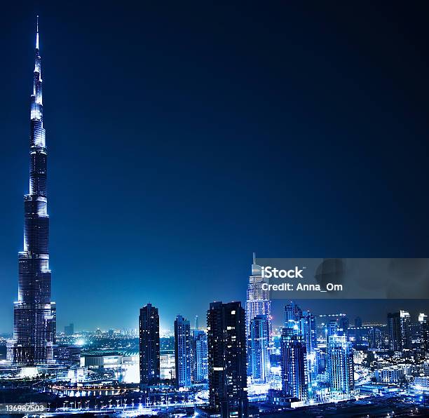 ドバイのダウンタウンの夜景 - アラブ首長国連邦のストックフォトや画像を多数ご用意 - アラブ首長国連邦, ドバイ, ビジネス