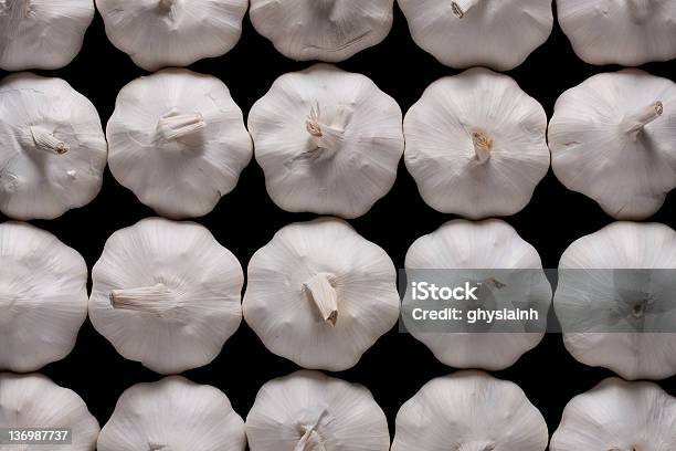 Garlic Heads In A Pattern Stock Photo - Download Image Now - Food, Garlic, Horizontal