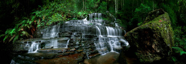 Cascata verde - foto stock