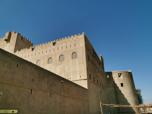 nizwa castle - fujairah stock-fotos und bilder