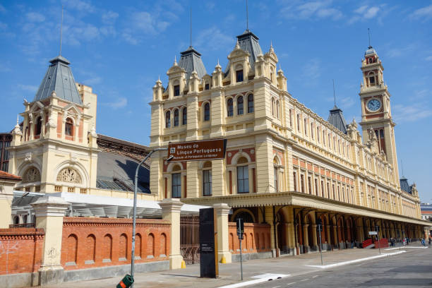 exterior view of building of luz station and museum of portuguese language in sao paulo city - portuguese language imagens e fotografias de stock