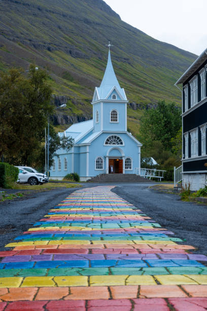 istock kleurvol kerkje IJsland 1369972424
