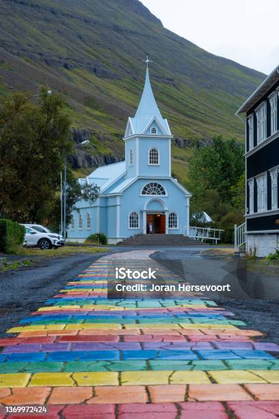 Kleurvol Kerkje Ijsland Stock Photo - Download Image Now - Architecture, Church, City