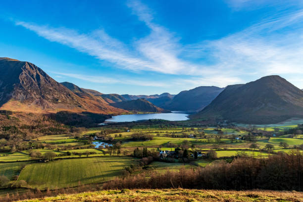 英国湖水地方 - uk mountain color image cumbria ストックフォトと画像