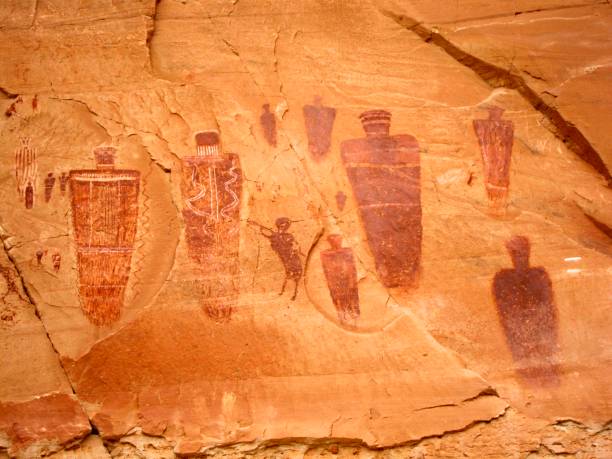 istock Sunset at the Great Gallery in Horseshoe Canyon 1370008326