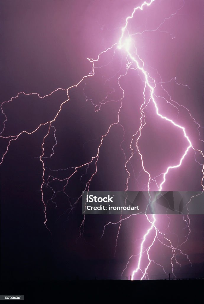 Lightning Strike perno - Foto de stock de Electricidad libre de derechos