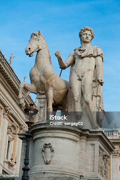 Statua W Campidoglio - zdjęcia stockowe i więcej obrazów Architektura - Architektura, Budynek z zewnątrz, Europa - Lokalizacja geograficzna