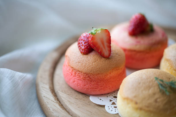 istock Japanese Cheese Cake Strawberries. 1370122314