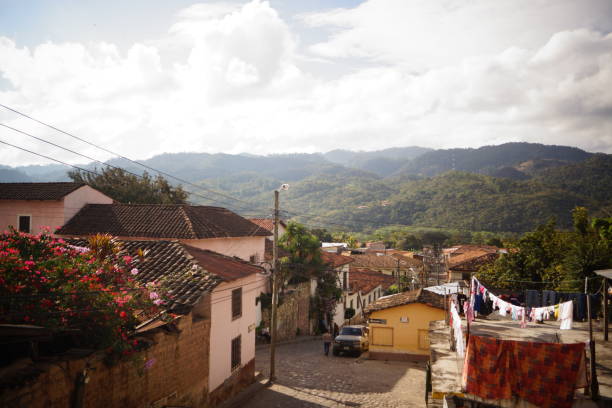 landschaft copan ruinas in honduras - honduras stock-fotos und bilder