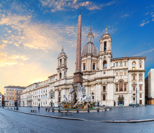 фонтан четырех рек у церкви сант-аньезе бернини на площади навона, рим, италия - piazza navona ancient old architecture стоковые фото и изображения