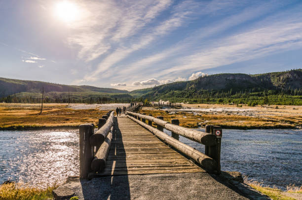 firehole river im yellowstone nationalpark - yellowstone national park wyoming american culture landscape imagens e fotografias de stock