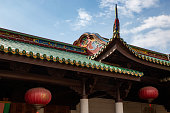 bunte-dachfirste-chinesischer-tempel-traditioneller-chinesischer-baustil.jpg?b=1&s=170x170&k=20&c=pvuReO-FYqhZTfJFpwxdOqpaDSDYhICdtkOVi9XgTXs=