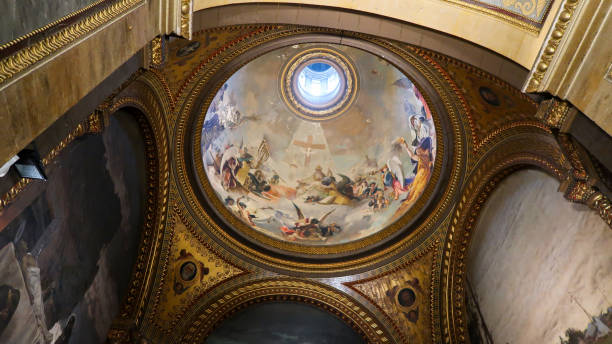 мадрид/испания - 18-сентябрь-2020: интерьер базилики сан-франциско-эль-гранде - dome glass ceiling skylight стоковые фото и изображения