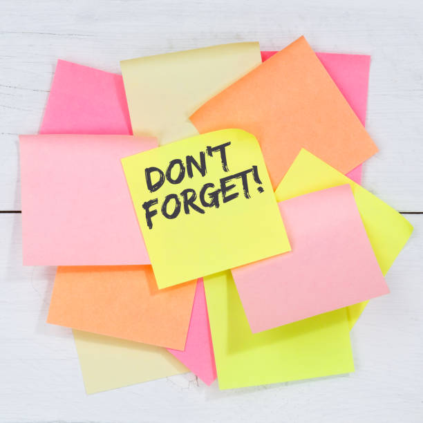 istock Don't forget date meeting remind reminder notepaper business concept note paper 1370319255