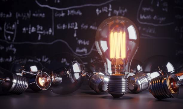 gran idea, concepto de innovación - light bulb business wisdom abstract fotografías e imágenes de stock