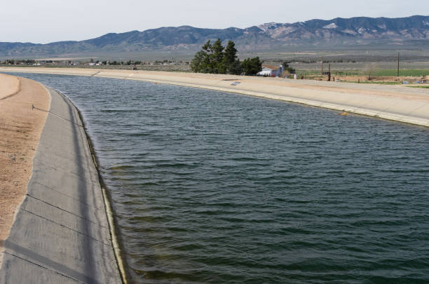 istock California Aqueduct Waterway 1370330258