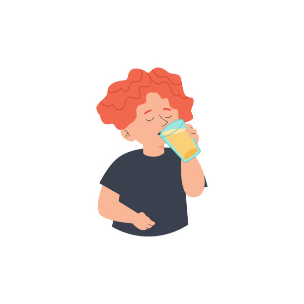 słodki chłopiec pijący szklankę soku płaska kreskówka ilustracja wektorowa izolowana. - quench thirst stock illustrations