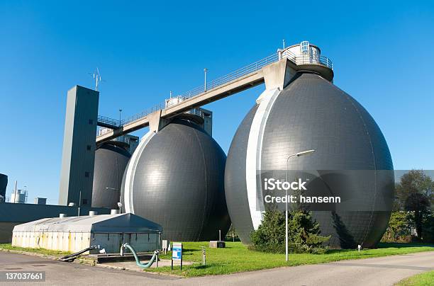 Tanques De Digestão De Lamas - Fotografias de stock e mais imagens de Metano - Metano, Bactéria, Cheiro desagradável