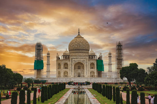 istock The Beautiful Taj Mahal At Sunrise 1370401254