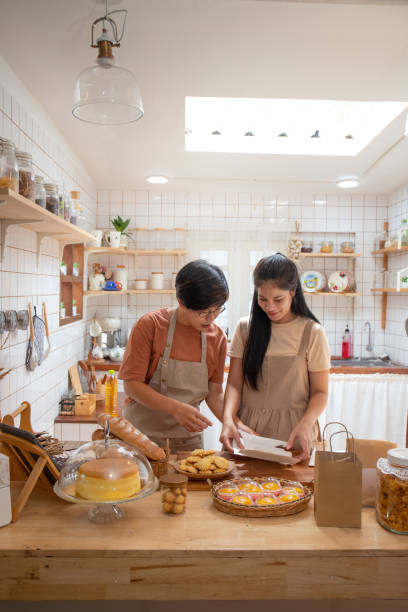 istock Woman in bakery at home. 1370406090