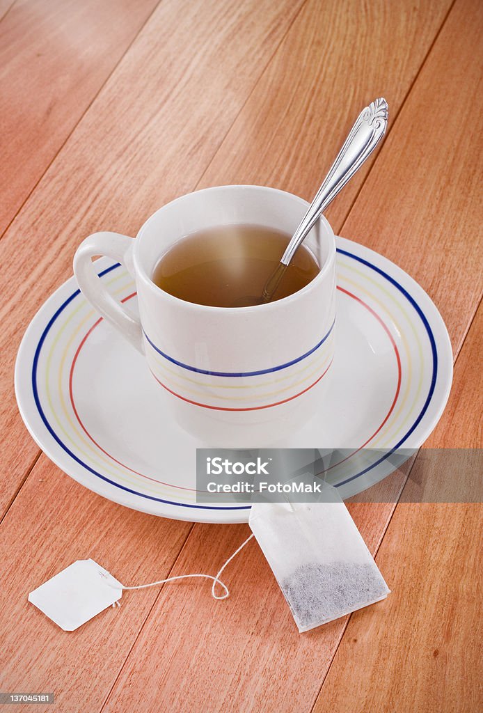 Dampfende Tasse Tee und Teebeutel - Lizenzfrei Aufguss Stock-Foto
