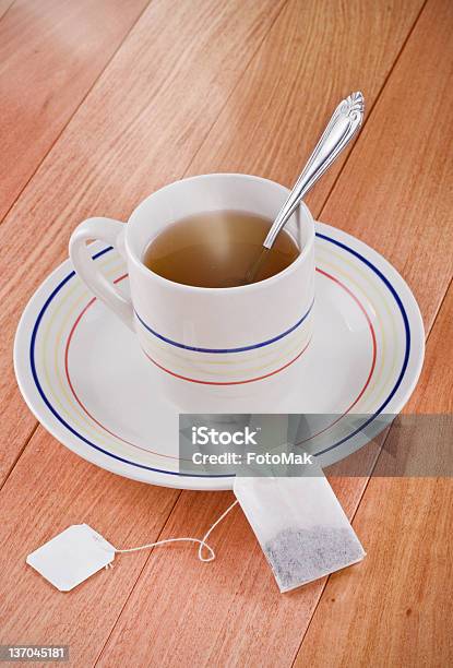 Dampfende Tasse Tee Und Teebeutel Stockfoto und mehr Bilder von Aufguss - Aufguss, Erfrischung, Fotografie