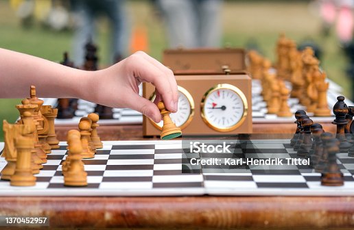 Chess opening hi-res stock photography and images - Alamy