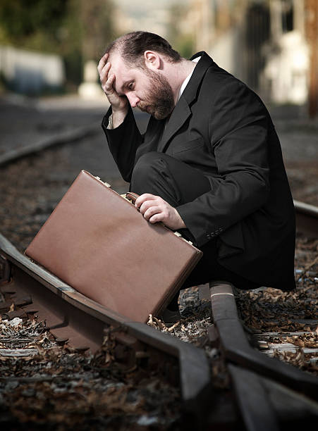 fehlgeschlagen business mann - suicide businessman the end depression stock-fotos und bilder
