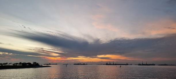 istock Sunrise at Marina Barrage 1370491304