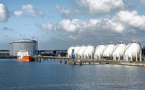 istock chemical plant 137050486