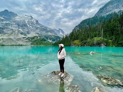 Joffre lake is one of the most visited lakes in British Columbia for the beautiful landscape pictures that you can take from there