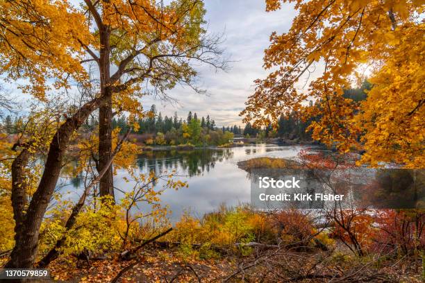 The Small Beach And Swimming Hole Area At Plantes Ferry Park In The Spokane Valley Area Of Spokane Washington Usa At Autumn Part Of The Centennial Trail Stock Photo - Download Image Now