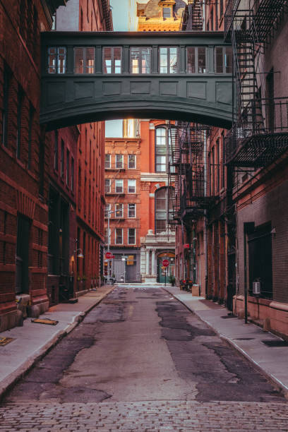 istock Staple Street Skybridge 1370585850